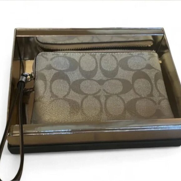 Coach Metallic Gold and Champagne Signature Wristlet NWOT in Gift Box
